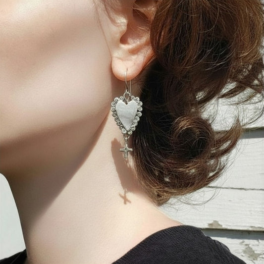 Ruffled silver heart earrings