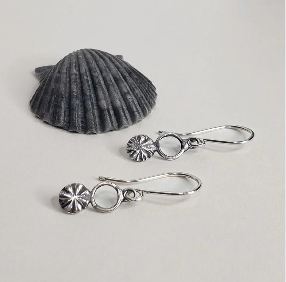 Marea noir drop earrings