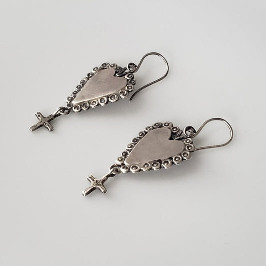 Ruffled silver heart earrings
