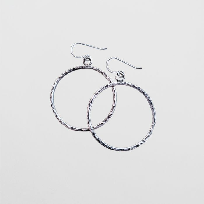 Contour hoop earrings