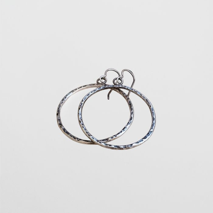 Contour hoop earrings