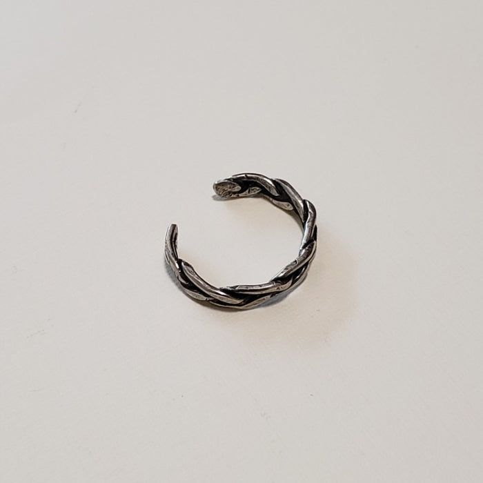 Open braided ring