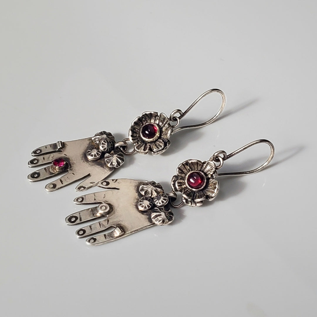 Hand earrings