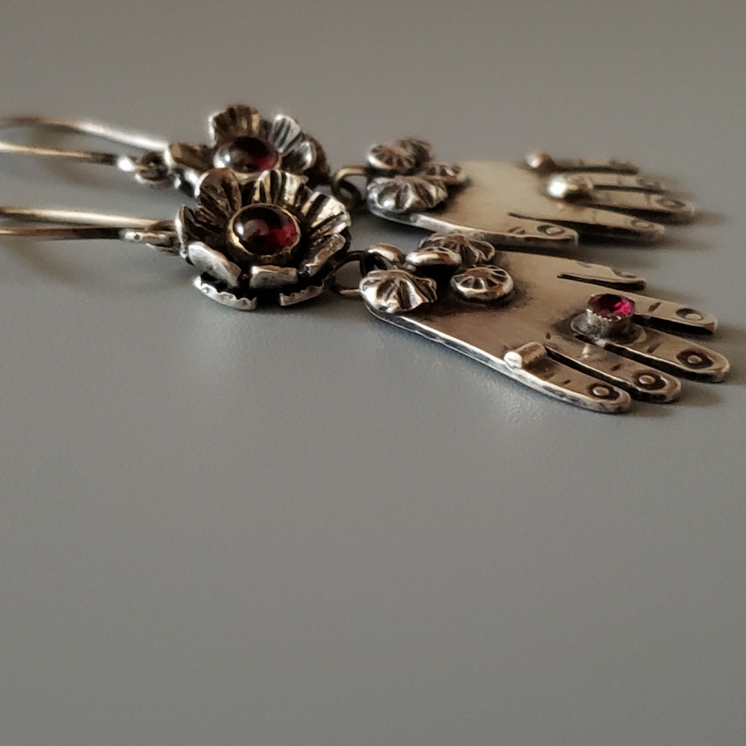 Hand earrings