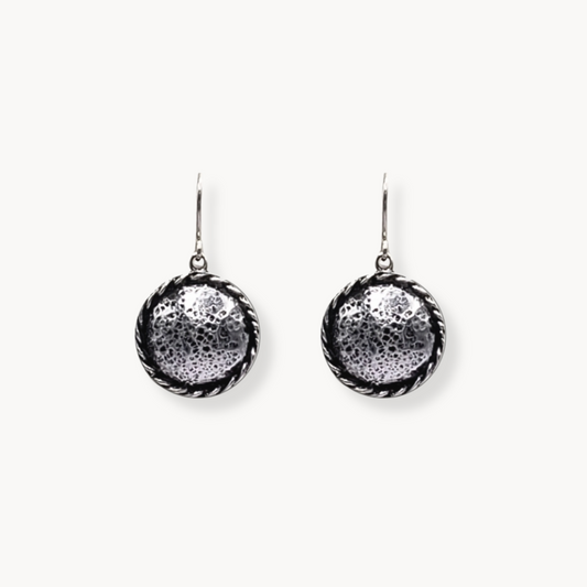 Martelée silver disc earrings