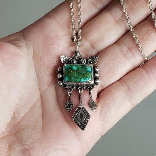 Turquoise pendant necklace