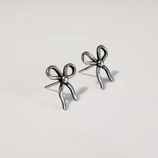 Silver bow earrings