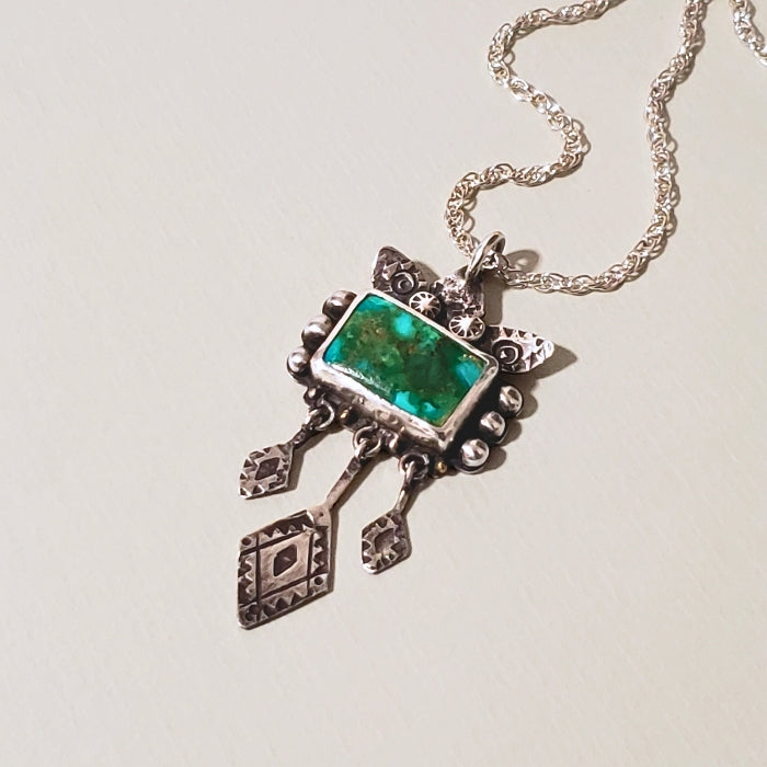 Turquoise pendant necklace